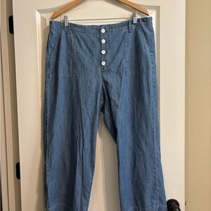 Women's Button-Fly Crop Jeans